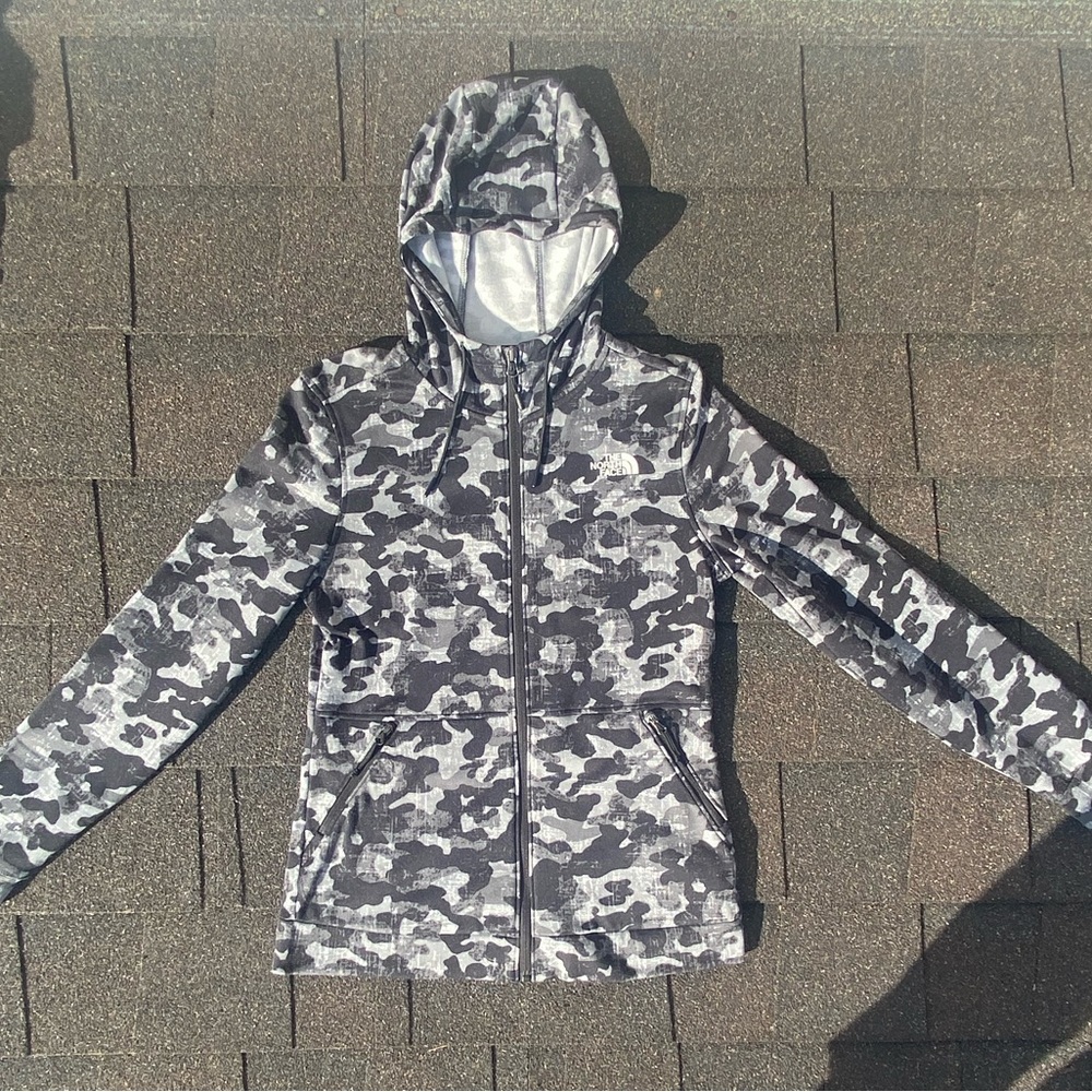 NORTH FACE ZIP UP